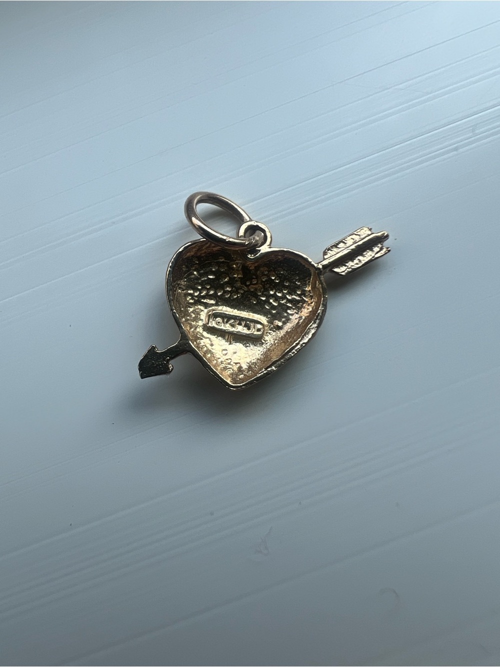 10K yellow gold heart charm - Picture 2 of 2